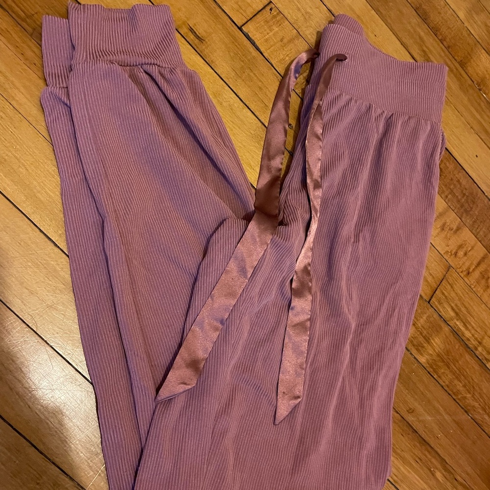 XS mauve Victorias Secret comfy joggers with satin tie